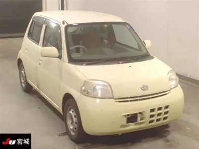 Daihatsu Esse