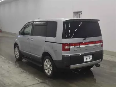Mitsubishi DELICA D5