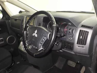 Mitsubishi DELICA D5