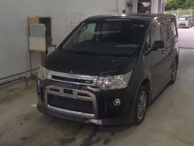 Mitsubishi DELICA D5