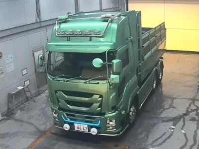 Isuzu TRUCK
