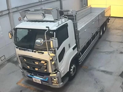 Isuzu TRUCK
