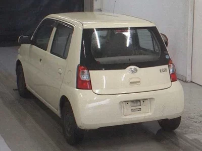 Daihatsu Esse