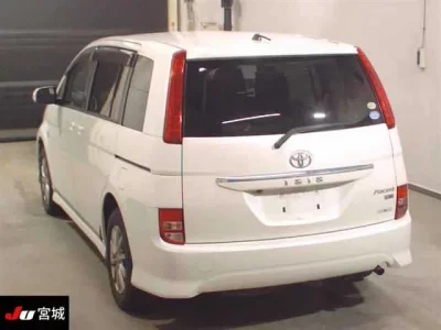 Toyota ISIS