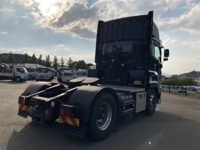 Isuzu TRUCK