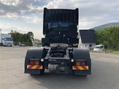 Isuzu TRUCK