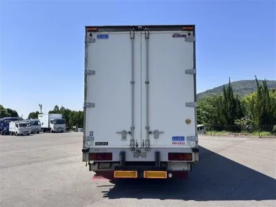 Isuzu TRUCK