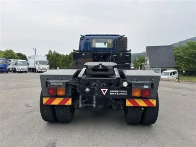 Isuzu TRUCK