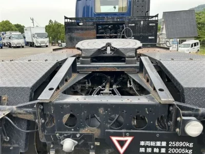 Isuzu TRUCK