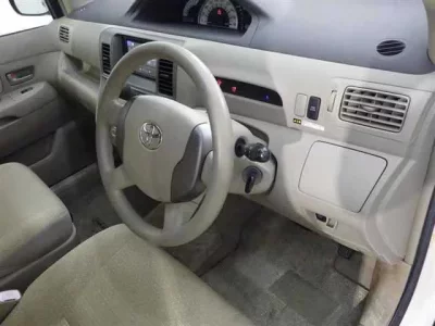 Toyota RAUM