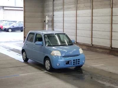 Daihatsu Esse