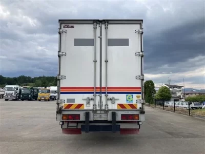 Isuzu TRUCK