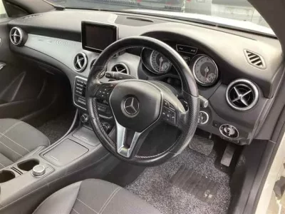Mercedes-Benz CLA CLASS