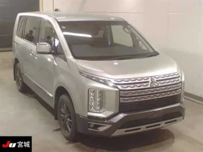 Mitsubishi DELICA D5