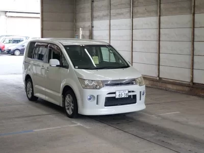 Mitsubishi DELICA D5