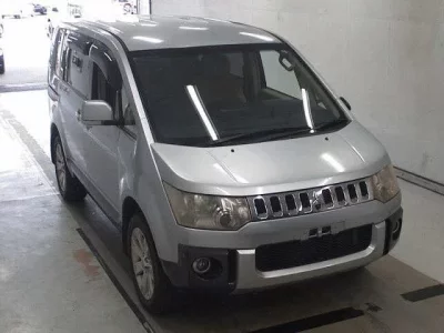 Mitsubishi DELICA D5