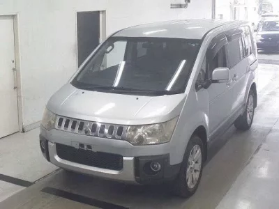 Mitsubishi DELICA D5