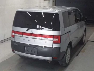 Mitsubishi DELICA D5