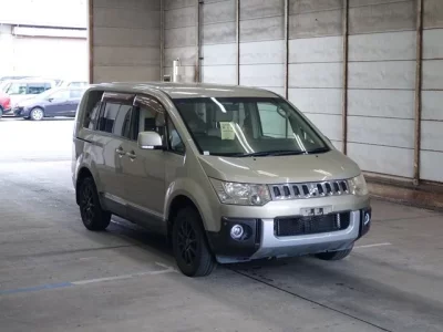 Mitsubishi DELICA D5