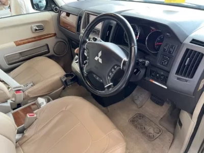 Mitsubishi DELICA D5