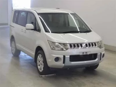 Mitsubishi DELICA D5
