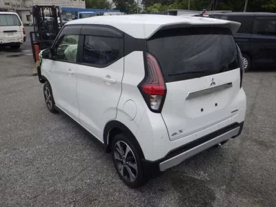Mitsubishi EK X