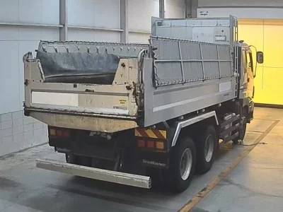 Isuzu TRUCK