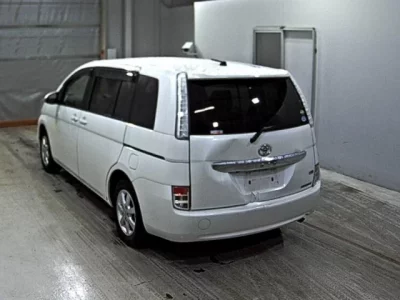 Toyota ISIS