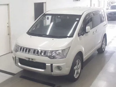Mitsubishi DELICA D5