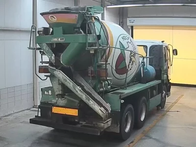 Isuzu TRUCK