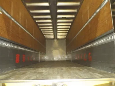 Isuzu TRUCK