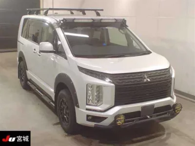 Mitsubishi DELICA D5