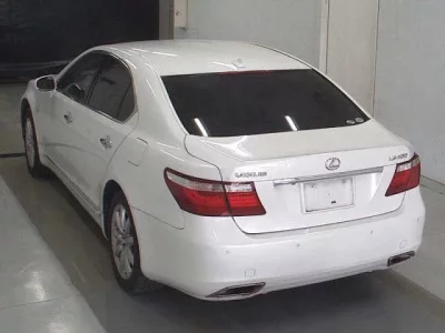 Lexus LS