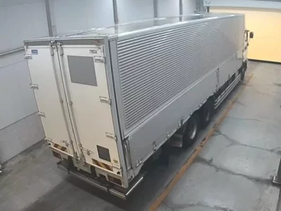 Isuzu TRUCK