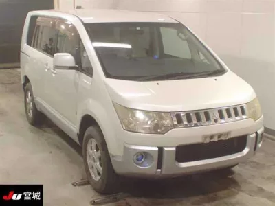 Mitsubishi DELICA D5