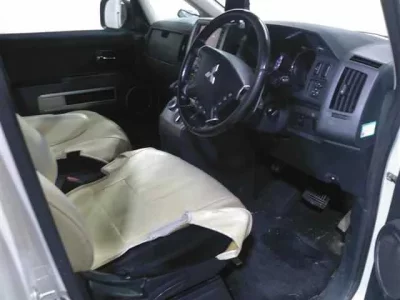 Mitsubishi DELICA D5