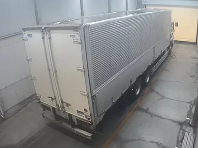 Isuzu TRUCK