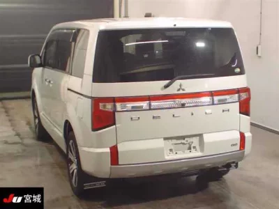 Mitsubishi DELICA D5