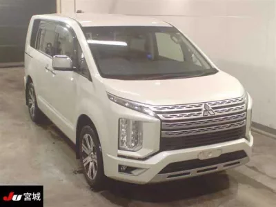 Mitsubishi DELICA D5