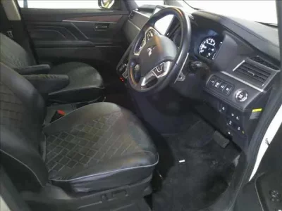 Mitsubishi DELICA D5