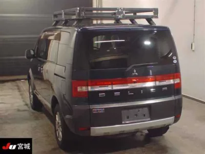 Mitsubishi DELICA D5