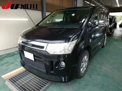 Mitsubishi DELICA D5