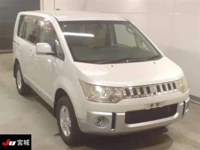 Mitsubishi DELICA D5
