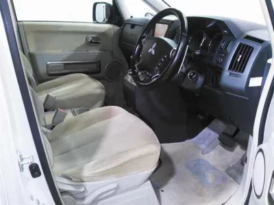 Mitsubishi DELICA D5