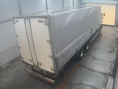 Isuzu TRUCK