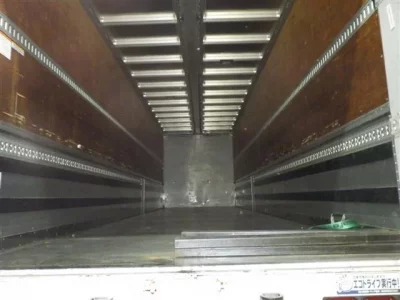 Isuzu TRUCK