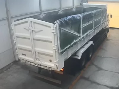 Isuzu TRUCK