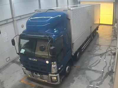 Isuzu TRUCK