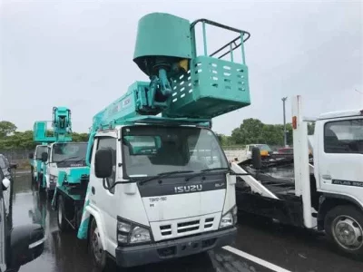 Isuzu ELF