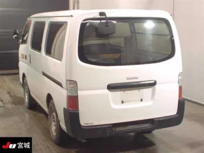 Isuzu COMO